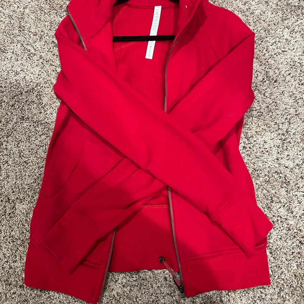 NWOT Size 6 Lululemon scuba zip up hoodie. No flaws. Color is red.